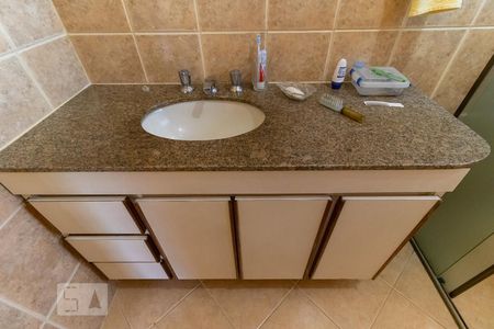 Casa à venda com 225m², 4 quartos e 2 vagasBanheiro