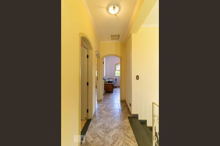 Casa à venda com 225m², 4 quartos e 2 vagasCorredor