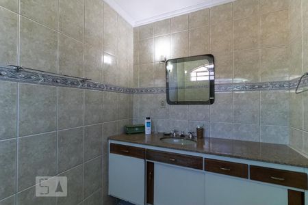 Casa à venda com 225m², 4 quartos e 2 vagasBanheiro da Suíte
