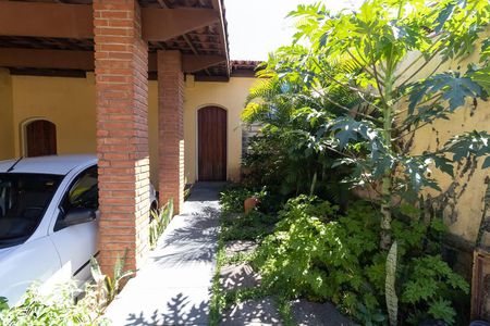 Casa à venda com 225m², 4 quartos e 2 vagasGaragem