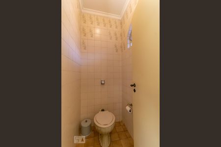 Casa à venda com 225m², 4 quartos e 2 vagasLavabo