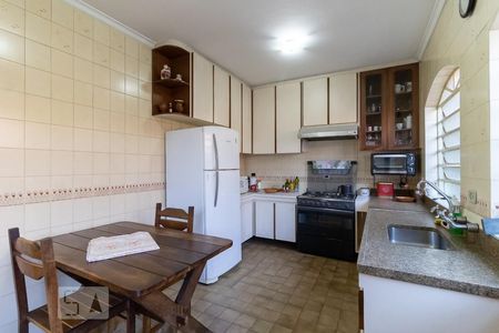 Casa à venda com 225m², 4 quartos e 2 vagasCozinha