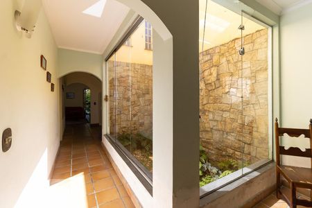 Jardim Interno de casa à venda com 4 quartos, 225m² em Vila Moinho Velho, São Paulo