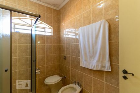 Casa à venda com 225m², 4 quartos e 2 vagasBanheiro