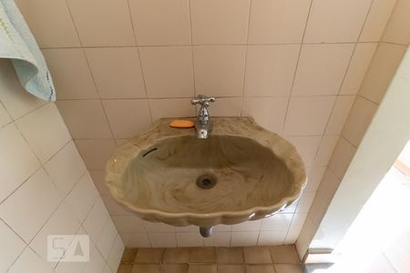 Casa à venda com 225m², 4 quartos e 2 vagasLavabo