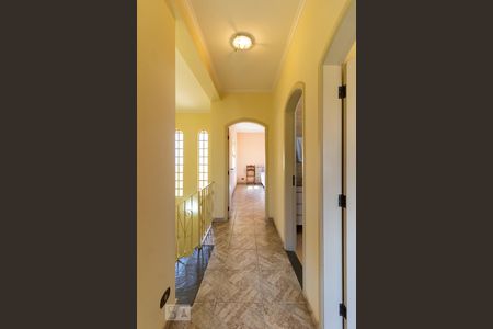 Casa à venda com 225m², 4 quartos e 2 vagasCorredor