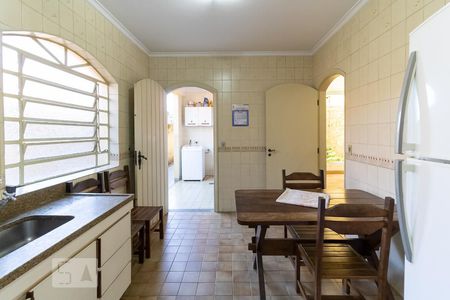 Casa à venda com 225m², 4 quartos e 2 vagasCozinha