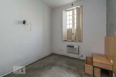 Quarto 1 de casa para alugar com 2 quartos, 60m² em Penha, Rio de Janeiro