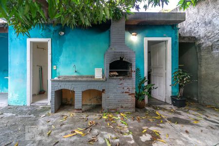 Casa para alugar com 60m², 2 quartos e 2 vagas Casa para alugar com 60m², 2 quartos e 2 vagasQuintal gourmet