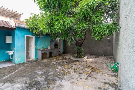 Casa para alugar com 60m², 2 quartos e 2 vagas Casa para alugar com 60m², 2 quartos e 2 vagasQuintal gourmet