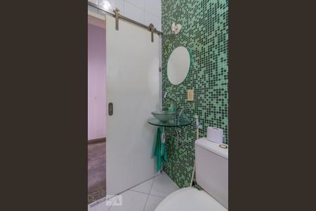 Casa para alugar com 60m², 2 quartos e 2 vagas Casa para alugar com 60m², 2 quartos e 2 vagasBanheiro