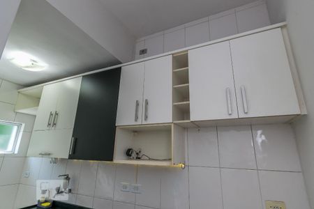 Casa para alugar com 60m², 2 quartos e 2 vagas Casa para alugar com 60m², 2 quartos e 2 vagasCozinha - Armários