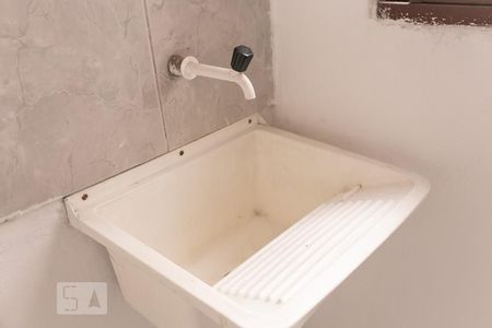 Banheiro - Torneira de casa para alugar com 1 quarto, 16m² em Nonoai, Porto Alegre