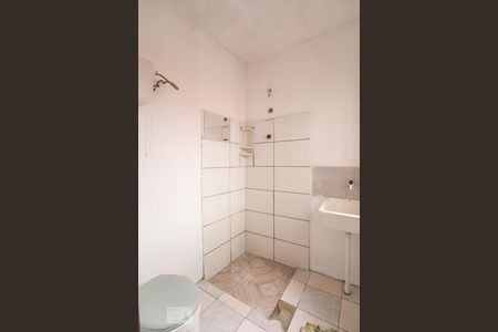 Banheiro de casa para alugar com 1 quarto, 16m² em Nonoai, Porto Alegre