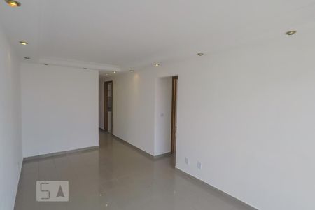 Sala vista pela sacada de apartamento para alugar com 2 quartos, 62m² em Jardim Celeste, São Paulo