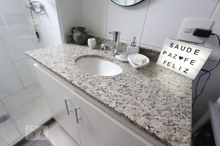 Apartamento à venda com 74m², 2 quartos e 1 vagaBanheiro