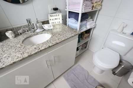 Apartamento à venda com 74m², 2 quartos e 1 vagaBanheiro