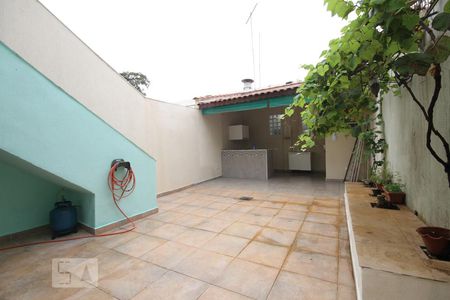 Casa à venda com 150m², 3 quartos e 2 vagasQuintal Fundos