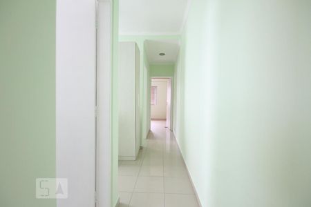 Casa à venda com 150m², 3 quartos e 2 vagasCorredor