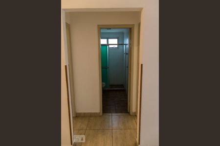Apartamento para alugar com 98m², 2 quartos e 1 vagaCorredores para os quartos e banheiro