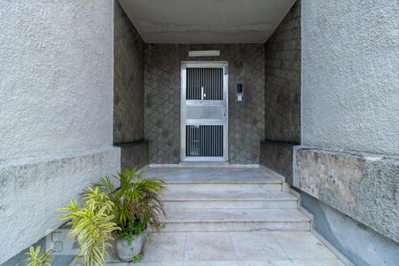 Apartamento para alugar com 67m², 2 quartos e 1 vaga Entrada do Bloco