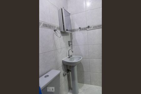 Casa para alugar com 150m², 2 quartos e 2 vagasBanheiro