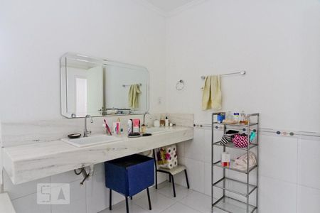 Casa à venda com 400m², 4 quartos e 3 vagasBanheiro da Suíte 1