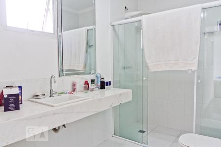 Casa à venda com 400m², 4 quartos e 3 vagasBanheiro da Suíte 2