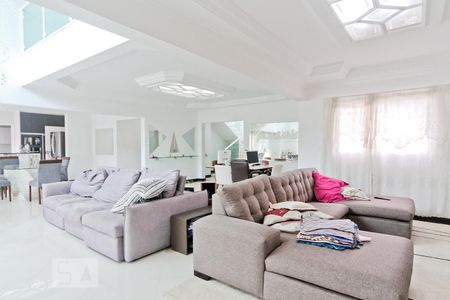 Sala de casa à venda com 4 quartos, 400m² em City América, São Paulo