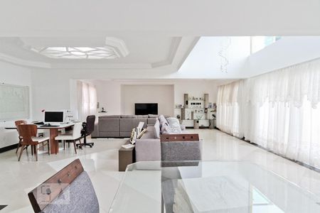 Sala de casa à venda com 4 quartos, 400m² em City América, São Paulo