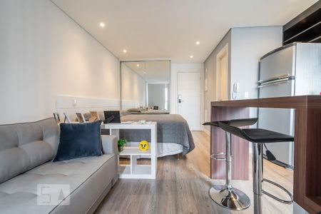 Sala de kitnet/studio para alugar com 1 quarto, 28m² em Cidade Monções, São Paulo