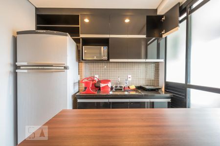 Cozinha de kitnet/studio para alugar com 1 quarto, 28m² em Cidade Monções, São Paulo