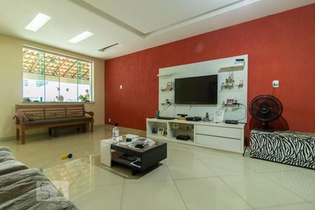 Sala de casa à venda com 6 quartos, 360m² em Irajá, Rio de Janeiro