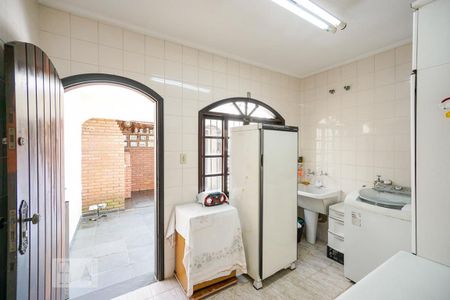 Casa à venda com 210m², 3 quartos e 4 vagasÁrea de serviço