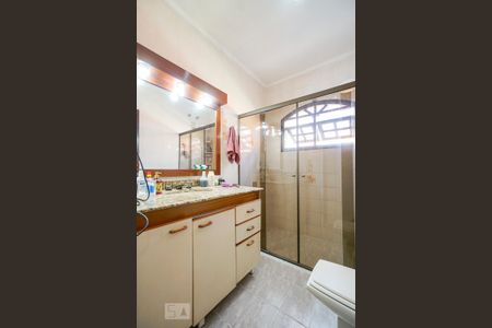 Casa à venda com 210m², 3 quartos e 4 vagasBanheiro social