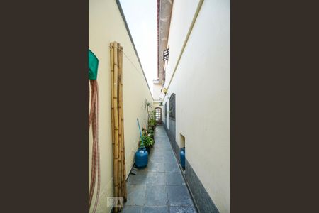 Casa à venda com 210m², 3 quartos e 4 vagasCorredor lateral