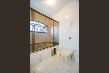 Casa à venda com 210m², 3 quartos e 4 vagasBanheiro suíte 01