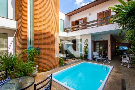 Casa à venda com 300m², 5 quartos e 3 vagasEspaço gourmet/Piscina