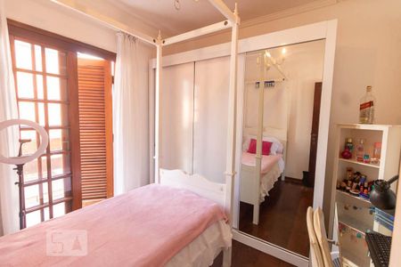 Casa à venda com 300m², 5 quartos e 3 vagasQuarto 2