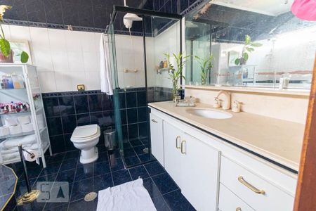Casa à venda com 300m², 5 quartos e 3 vagasBanheiro da Suíte