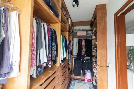 Casa à venda com 300m², 5 quartos e 3 vagasCloset
