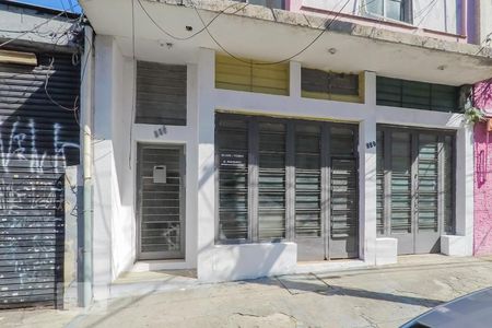 Apartamento para alugar com 70m², 2 quartos e sem vagaFachada