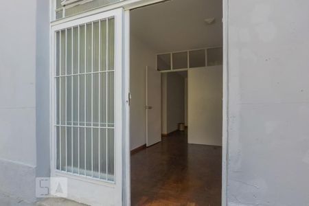 Apartamento para alugar com 70m², 2 quartos e sem vagaQuintal