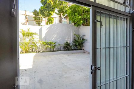 Apartamento para alugar com 70m², 2 quartos e sem vagaQuintal