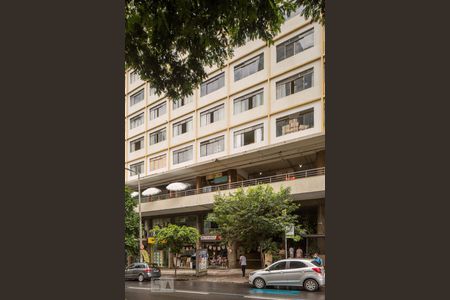 Apartamento para alugar com 58m², 2 quartos e sem vaga Apartamento para alugar com 58m², 2 quartos e sem vagaFachada