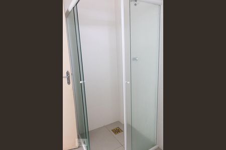 Apartamento para alugar com 65m², 2 quartos e sem vagaBanheiro