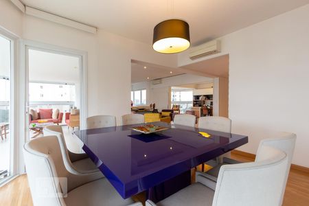 Sala de jantar de apartamento à venda com 4 quartos, 244m² em Vila Suzana, São Paulo
