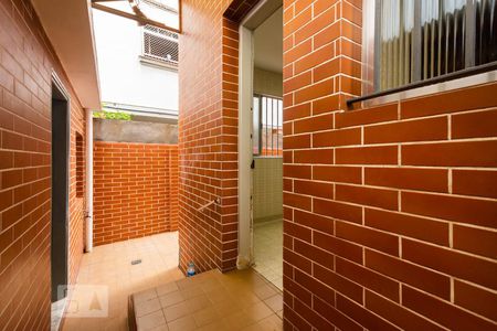 Casa para alugar com 126m², 2 quartos e 2 vagasCorredor quintal