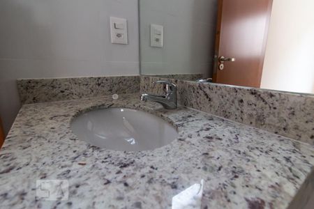 Apartamento para alugar com 116m², 3 quartos e 2 vagas Apartamento para alugar com 116m², 3 quartos e 2 vagasBanheiro da Suíte 1