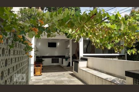 Apartamento à venda com 55m², 2 quartos e 1 vaga Apartamento à venda com 55m², 2 quartos e 1 vagaChurrasqueira